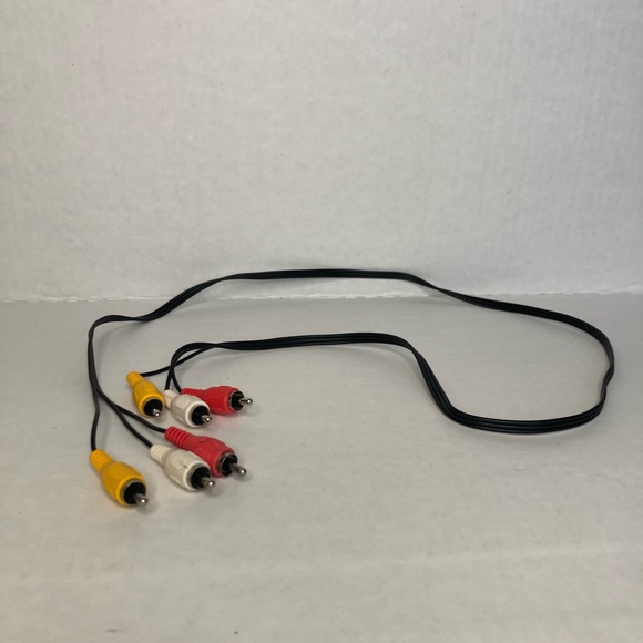 Sony DVP-SR210P DVD Player Composite Cable Remote New Batteries Included WORKS - Picture 9 of 10